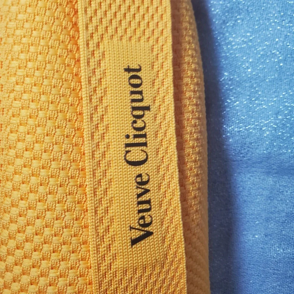 Veuve Clicquot Ice Jacket Champagne Bottle Chiller Sleeve Yellow 3D Knit‎ New